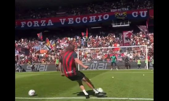 Στέφανος Τσιτσιπάς: Δοκίμασε την τύχη του στο ποδόσφαιρο | Στο Τζένοα – Ρόμα μαζί με την Μπαντόσα