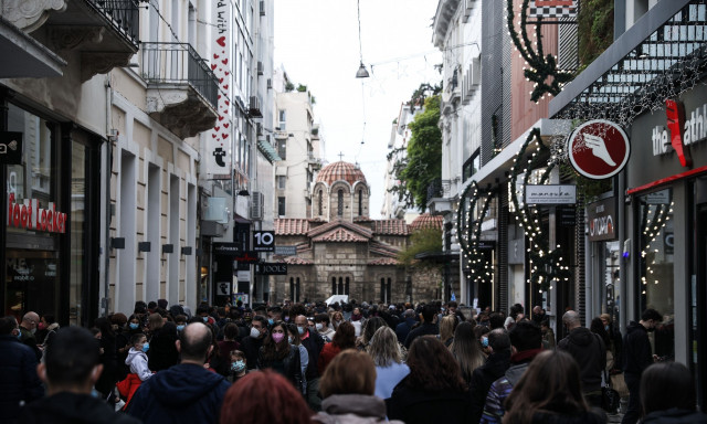 Έκτακτο επίδομα Χριστουγέννων: Πότε θα γίνουν οι πληρωμές - Τι ισχύει με τα επιδόματα ΟΠΕΚΑ