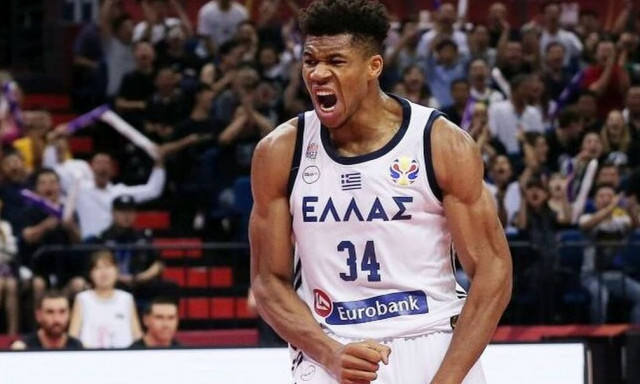 Φρενίτιδα με τα αδέρφια Αντετοκούνμπο στην Ερμού