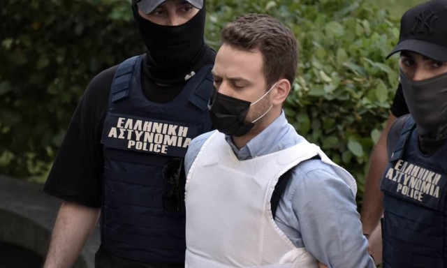 Μπάμπης Αναγνωστόπουλος: Ξεκινάει την...φοιτητική ζωή - Όλα τα νεότερα για τη Νομική