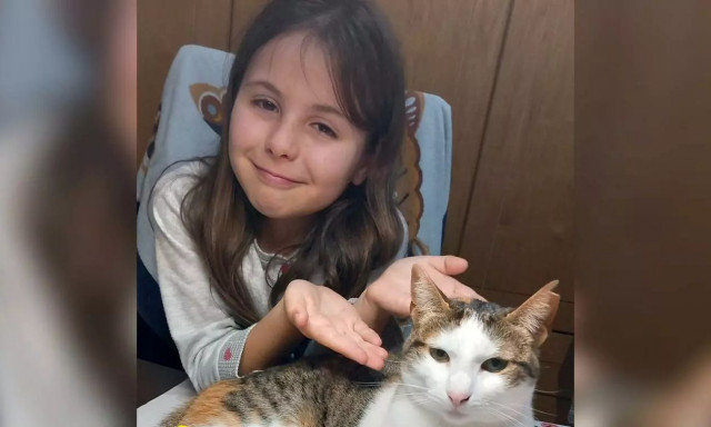 Κρήτη: Η μικρή Βικτώρια έκανε διήγημα την αγάπη της για τις γάτες και κέρδισε το πρώτο βραβείο