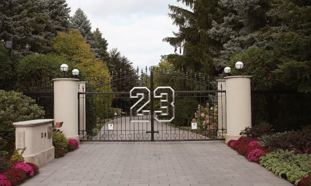 Μετά από 12 χρόνια βρέθηκε αγοραστής για την έπαυλη του Μάικλ Τζόρνταν