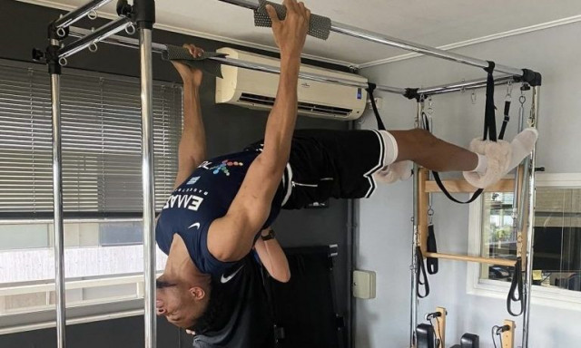 «Έλιωσε» στις πιλάτες ο Γιάννης Αντετοκούνμπο