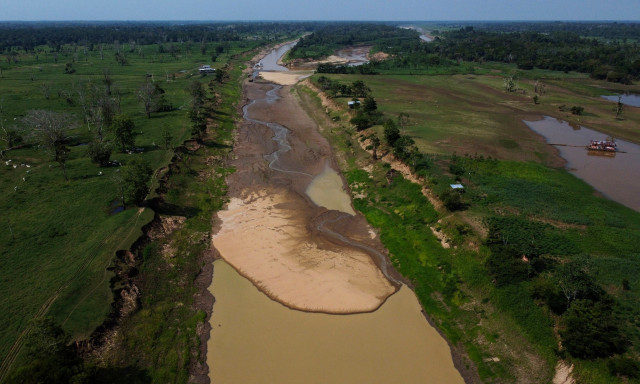 Στερεύει και ο Αμαζόνιος: Σε ιστορικά χαμηλά οι ποταμοί του από τη χειρότερη ξηρασία όλων των εποχών