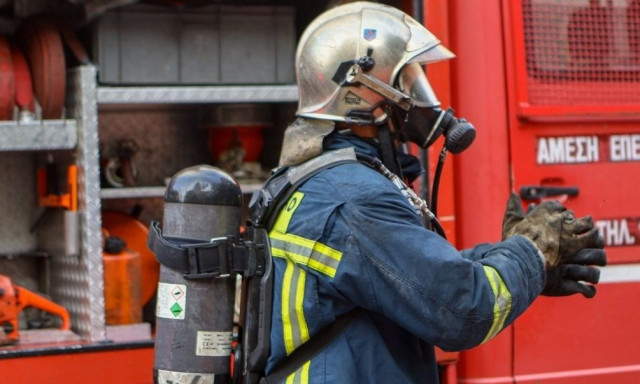 Φωτιά σε κατάστημα στο Χαλάνδρι