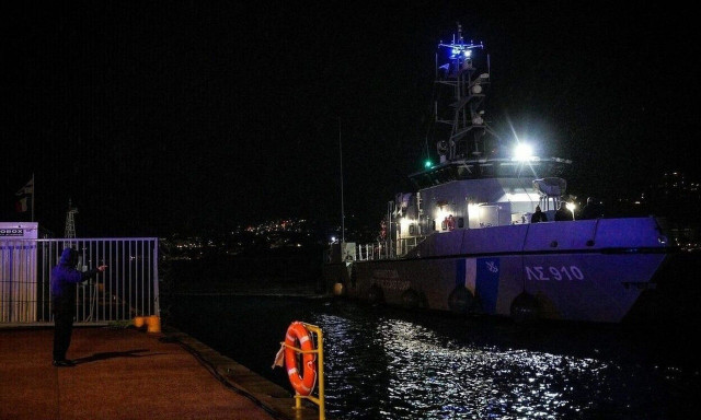 Χίος: 21 μετανάστες διασώθηκαν ανοικτά του νησιού- Καταδίωξη των διακινητών στο Αιγαίο