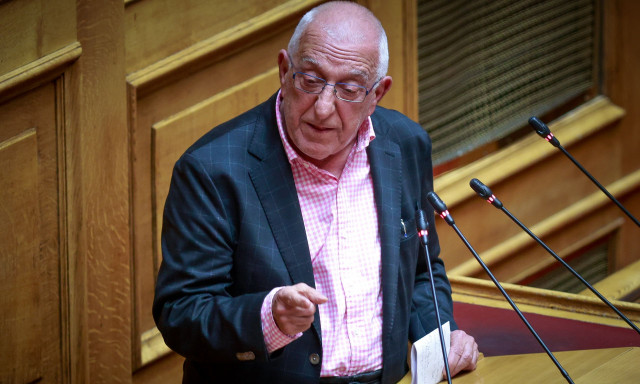 Κακλαμάνης: «Καρφώνει» τον Χατζηδάκη και προαναγγέλλει κι άλλες παρεμβάσεις βουλευτών