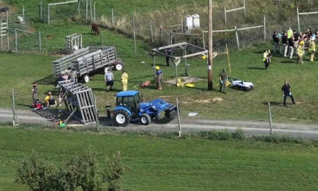 ΗΠΑ: Βαγόνι αναποδογύρισε σε οπωρώνα μήλων - Τραυματίστηκαν περίπου 25 παιδιά και ενήλικες