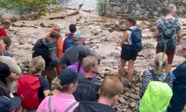 Φαράγγι Σαμαριάς: Ανατριχιαστικά βίντεο ντοκουμέντα από τον εγκλωβισμό τουριστών
