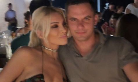 Κατερίνα Καινούργιου: Νέα βραδινή έξοδος - Ποζάρει ερωτευμένη στην αγκαλιά του Παναγιώτη Κουτσουμπή