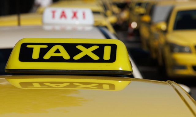 Συνελήφθη οδηγός ταξί που εξέδιδε φορολογικές αποδείξεις με εικονικό  Α.Φ.Μ
