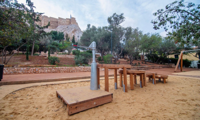 Εγκαίνια της νέας Παιδικής Χαράς της Ακροπόλεως παραμονές εκλογών του ΠΑΣΟΚ