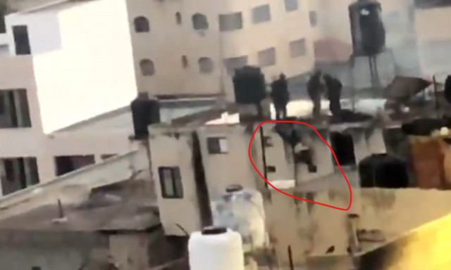 Βίντεο - Σοκ: Ισραηλινοί στρατιώτες πετούν σορούς Παλαιστίνιων από τις ταράτσες