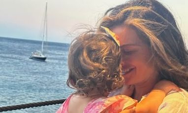 Μαρία Μενούνος: Αυτό το ελληνικό νησί επέλεξε για να συνεχίσει τις διακοπές της