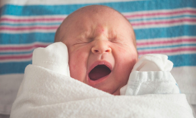 Πώς συνδέεται το μικροβίωμα του μωρού με την εμφάνιση άσθματος