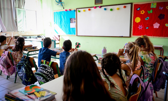 Συγχωνεύσεις τμημάτων: 12 μαθητές εκδιώχθηκαν από το σχολείο τους
