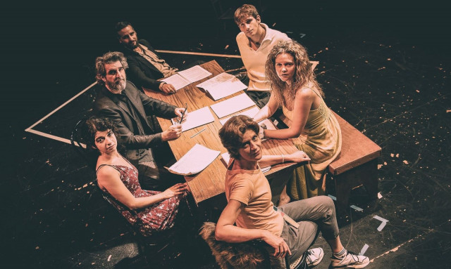 Ο Γιώργος Νανούρης σκηνοθετεί το «Ήταν όλοι τους παιδιά μου» του Αρθουρ Μίλλερ στο θέατρο Αλκυονίς