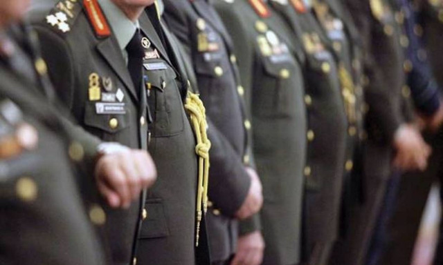 Πόσο αυξάνονται οι μισθοί των ενστόλων από το 2025