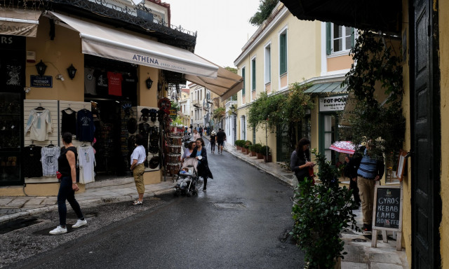 Οδός Τριπόδων στην Πλάκα: Περπατώντας στον αρχαιότερο δρόμο... της Ευρώπης