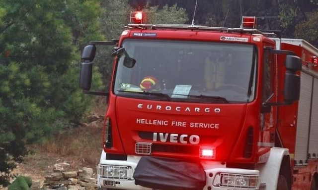 Φωτιά στην Ερεσό - Στη μάχη έξι εναέρια μέσα
