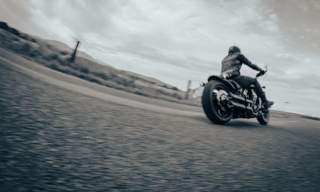 Κρήτη: Η βόλτα της παρέας που κατέληξε σε... τραγωδία - Νεκρός ένας μοτοσυκλετιστής