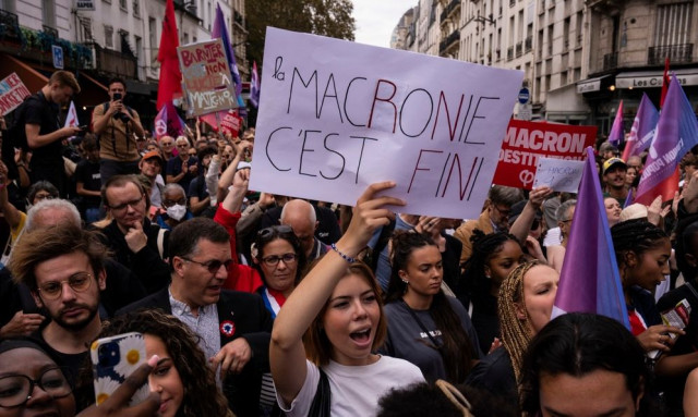 Γαλλία: «Πονοκέφαλος» με το καλημέρα για την κυβέρνηση Μπαρνιέ - Αντιμέτωπη με πρόταση δυσπιστίας