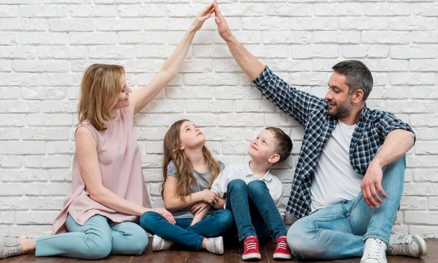 Επίδομα παιδιού Α21: Τα νέα κριτήρια περιουσίας και καταθέσεων - Πόσο αυξάνεται - Ποιοι το χάνουν