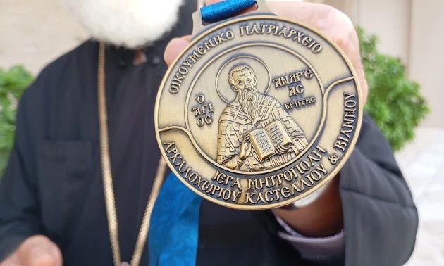 Μετάλλιο σε πολύτεκνες μητέρες από την Μητρόπολη Αρκαλοχωρίου Καστελίου και Βιάννου