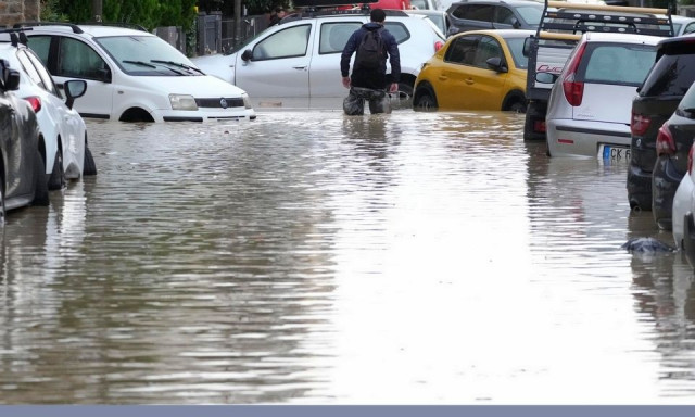 Κακοκαιρία στην Iταλία: Αγνοούνται ένα βρέφος και η γιαγιά του στην Τοσκάνη