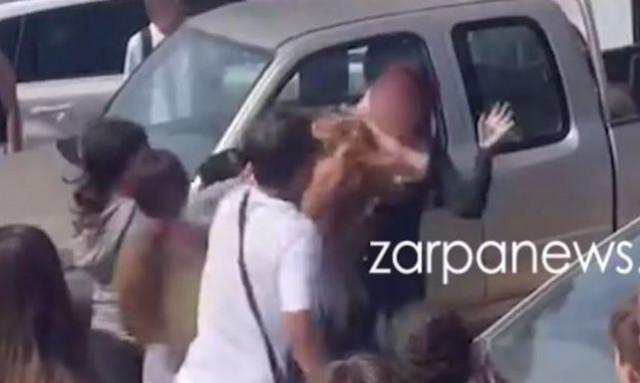 Χανιά: Άγριος ξυλοδαρμός μεταξύ μαθητριών έξω από το σχολείο