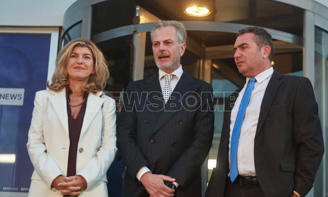 ΠΑΣΟΚ - Η ώρα του debate: Ξεκίνησε η προσέλευση των υποψηφίων προέδρων