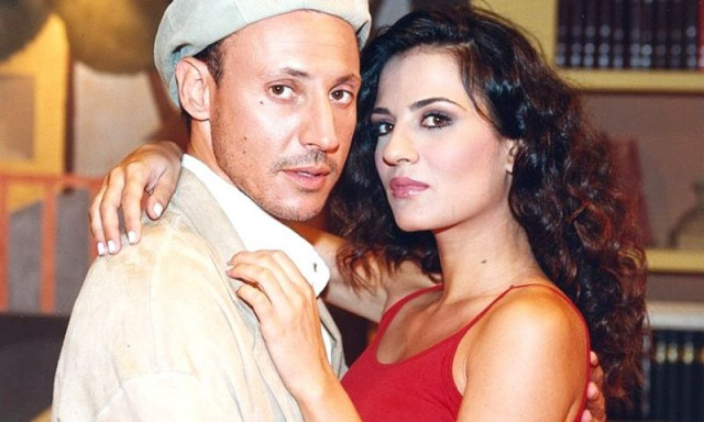 Αποκαλύφθηκε 25 χρόνια μετά: Το λάθος στο «Κάτι τρέχει με τους δίπλα» που δεν πρόσεξε κανείς