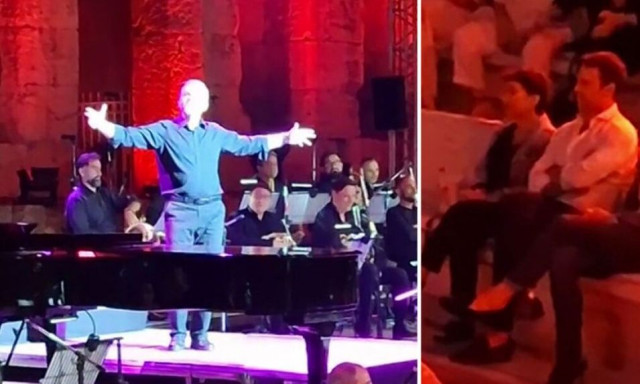 Απόστολος Γκλέτσος: Πήγε Ηρώδειο και το έριξε στο... ζεϊμπέκικο - Τον χειροκροτούσε ο Κασσελάκης!