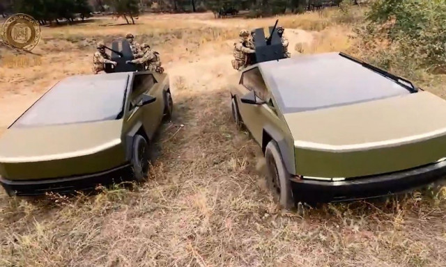 Ο Καντίροφ έχει τρία ετοιμοπόλεμα Tesla Cybetruck