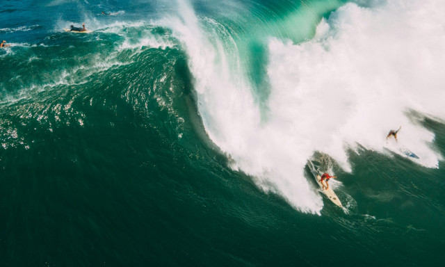 Τασμανία:«Είμαι έκπληκτος που επέζησα» - Τεράστιο κύμα κατάπιε σέρφερ - Δείτε το βίντεο