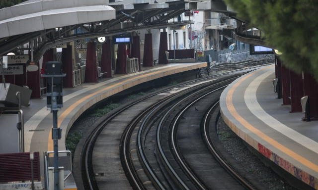 Μεγάλο Σάββατο: Πώς θα κινηθούν σήμερα τα Μέσα Μεταφοράς - Τα τελευταία δρομολόγια
