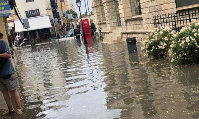 Ρέθυμνο: Τρέμουν τις πρώτες βροχές στην Παλιά Πόλη