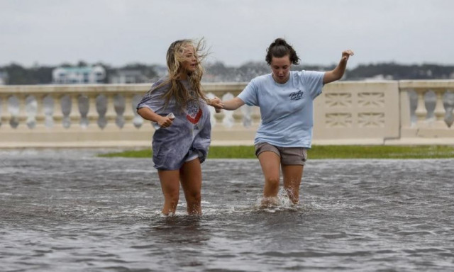 Συναγερμός στη Φλόριντα από τον τυφώνα Έλεν: Τρεις νεκροί και καταστροφές - «Μείνετε σπίτια σας»