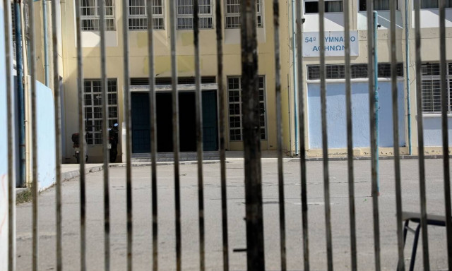 Αργολίδα: «Έχει ροπή προς την κομμωτική» - Τι είπε ο δικηγόρος του 17χρονου που ξύρισε 12χρονο