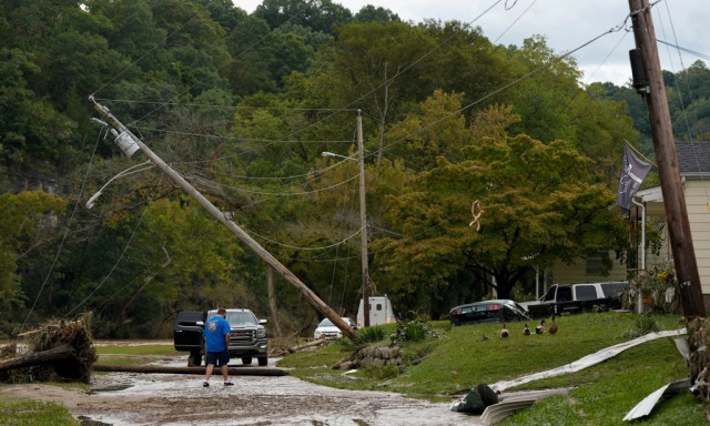 ΗΠΑ: Τουλάχιστον 50 νεκροί και ανυπολόγιστες καταστροφές από το πέρασμα του τυφώνα Χέλεν