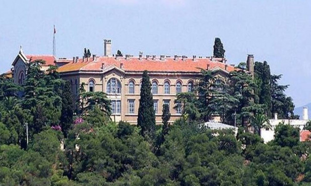 Ύποπτα παιχνίδια Ερντογάν με τη σχολή της Χάλκης και τη Θράκη