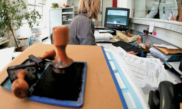 Τα «κλειδιά» για σύνταξη από το Δημόσιο πριν από τα 62 - Αναλυτικοί πίνακες