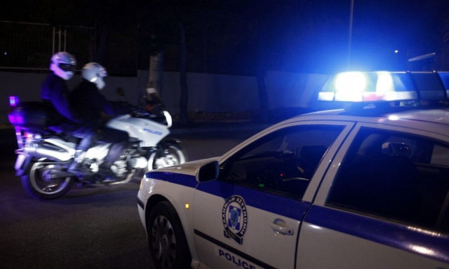 Γλυφάδα: Ελεγχόμενη έκρηξη από τα ΤΕΕΜ έξω από κατοικία - Βρέθηκε ύποπτη τσάντα