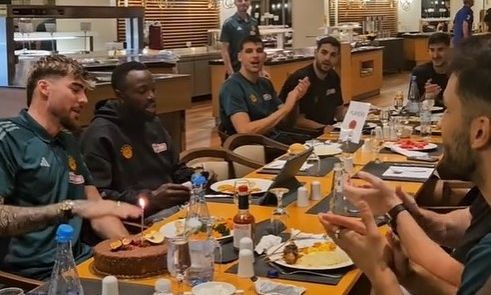 Παναθηναϊκός AKTOR: Τούρτα έκπληξη στον Χουάντσο Ερνανγκόμεθ