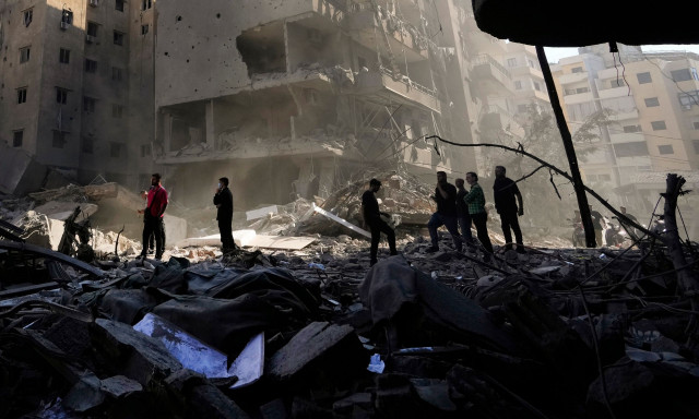 Το Ισραήλ σφυροκοπά τον Λίβανο, πιέζοντας τη Χεζμπολάχ μετά τη δολοφονία του αρχηγού της