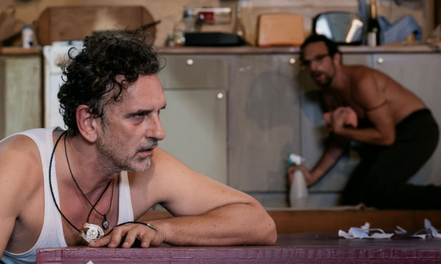 Θέατρο του Νέου Κόσμου: «True West» στα απομεινάρια του αμερικανικού ονείρου