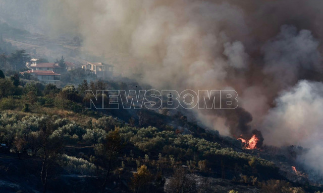 Φωτιά στο Ξυλόκαστρο: Νέο μήνυμα από το 112 - Συνεχείς αναζωπυρώσεις