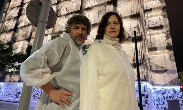 Bios: «Το παλτό και μία ιστορία υδρωπικίας» με τον Κώστα Κουτσολέλο  και τη Δώρα Στυλιανέση