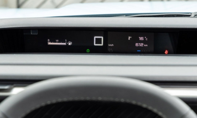 Τέλος τα πλαστικά στο ταμπλό, έρχονται τα υφάσματα