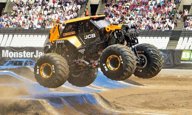 Δεν υπάρχει το monster truck της JCB!